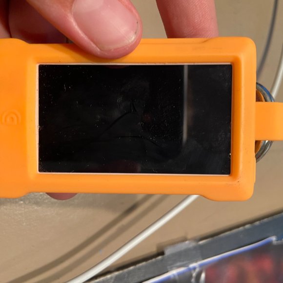 Apple IPOD - Picture 2 of 3